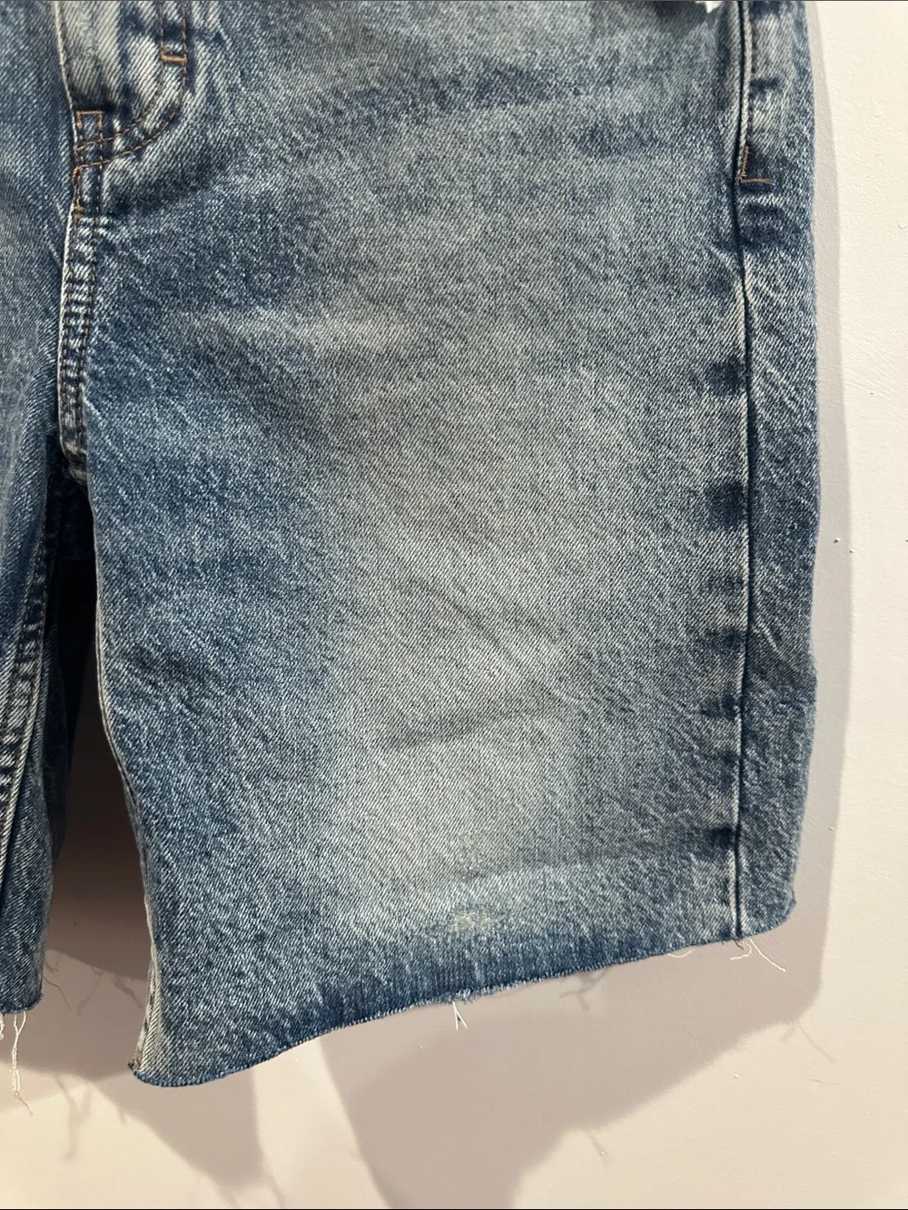 BDG Tori Mid Rise Cutoff Jort Size 26